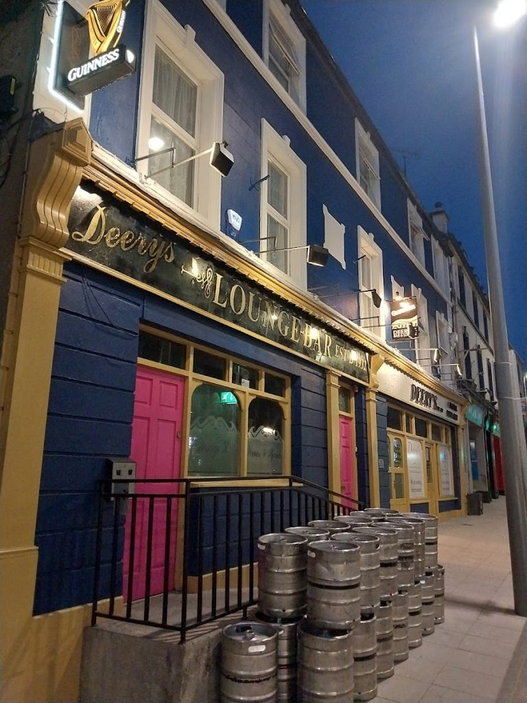 Deery’s Bar & Lounge