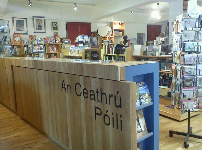 An Ceathrú Póilí – Belfast Bookshop