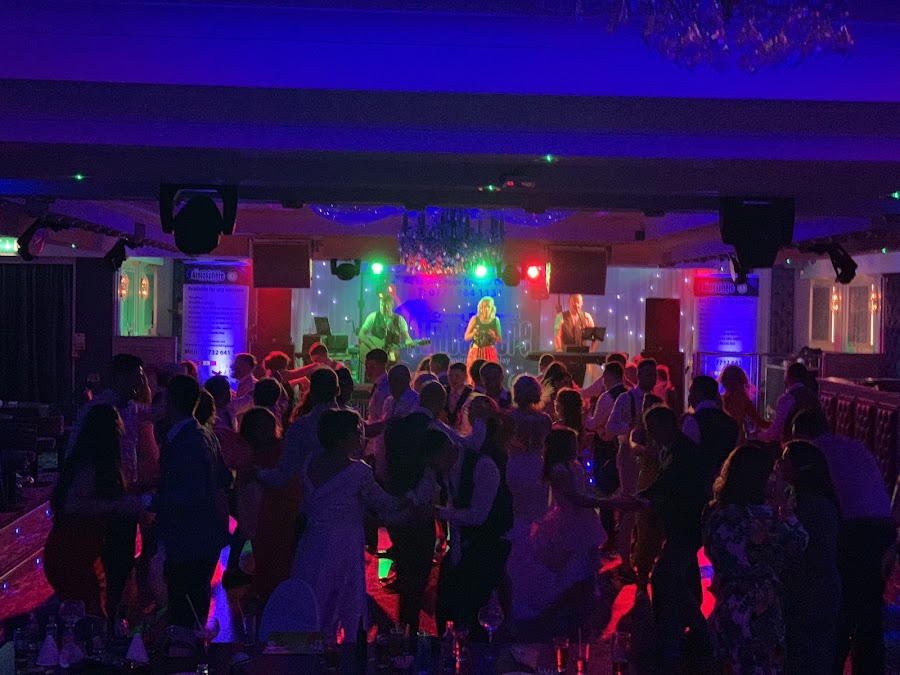 Atmosphere Wedding Band