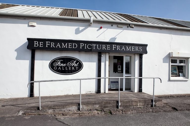 Be Framed, Cork Picture Framer