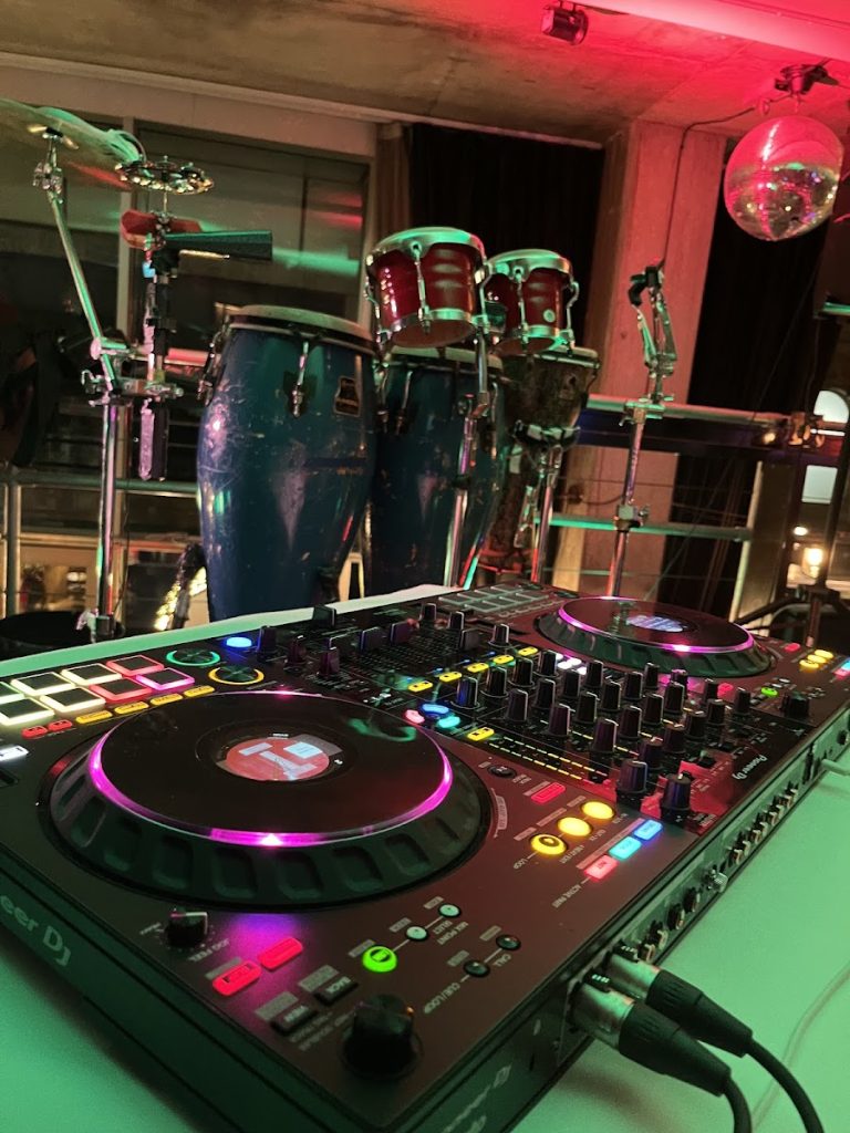 DJs in DUBLIN