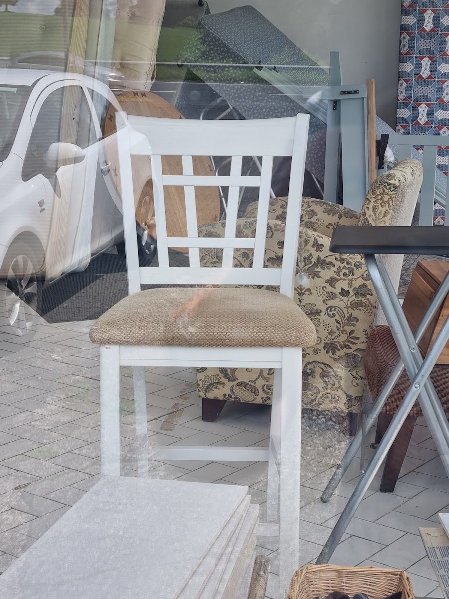 Dropinn Charity Shop