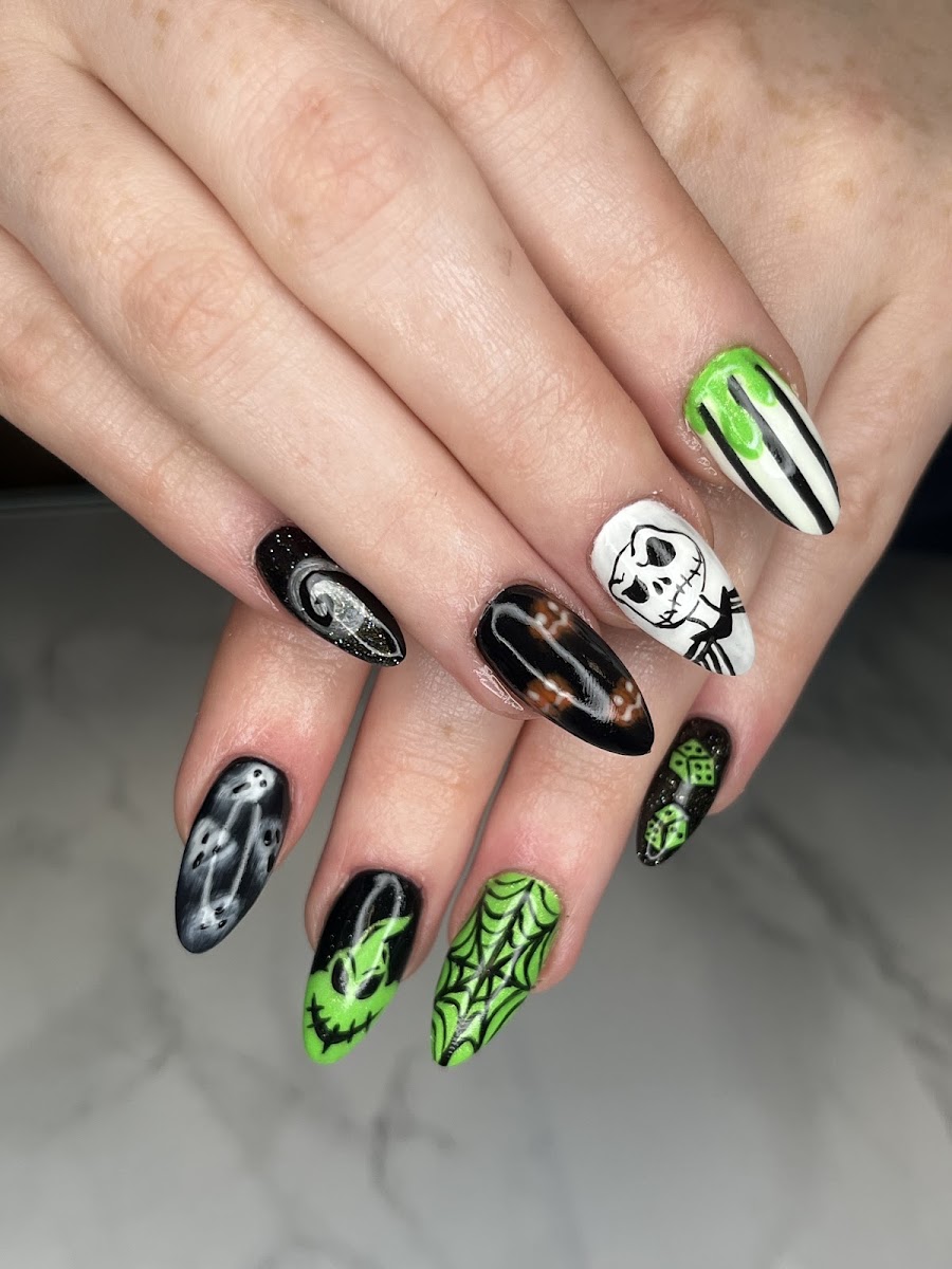 Feenails