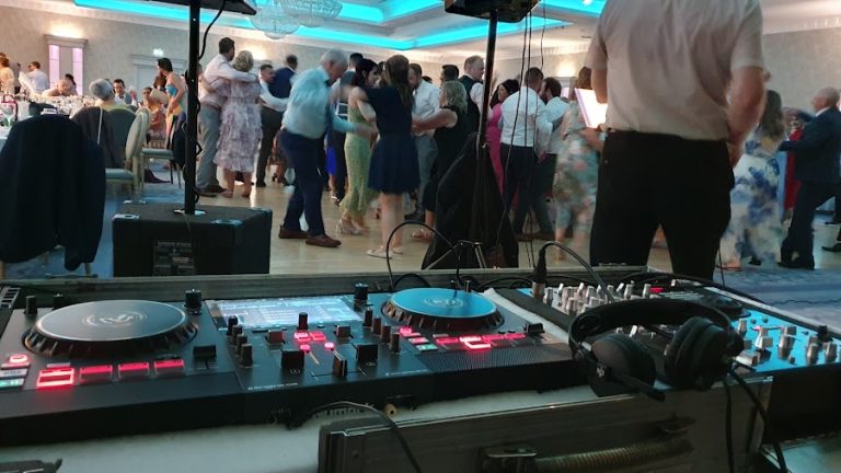 Fusion Djs professional wedding and events party dj.