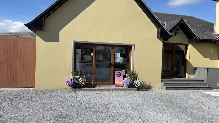 Little Paw Hotel, Daycare & Grooming
