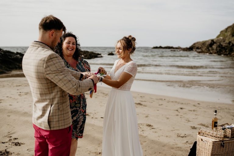 Lovelee Weddings Celebrant