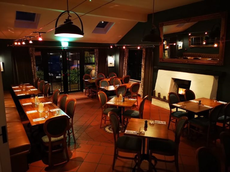 The Barn Bar & Country Kitchen