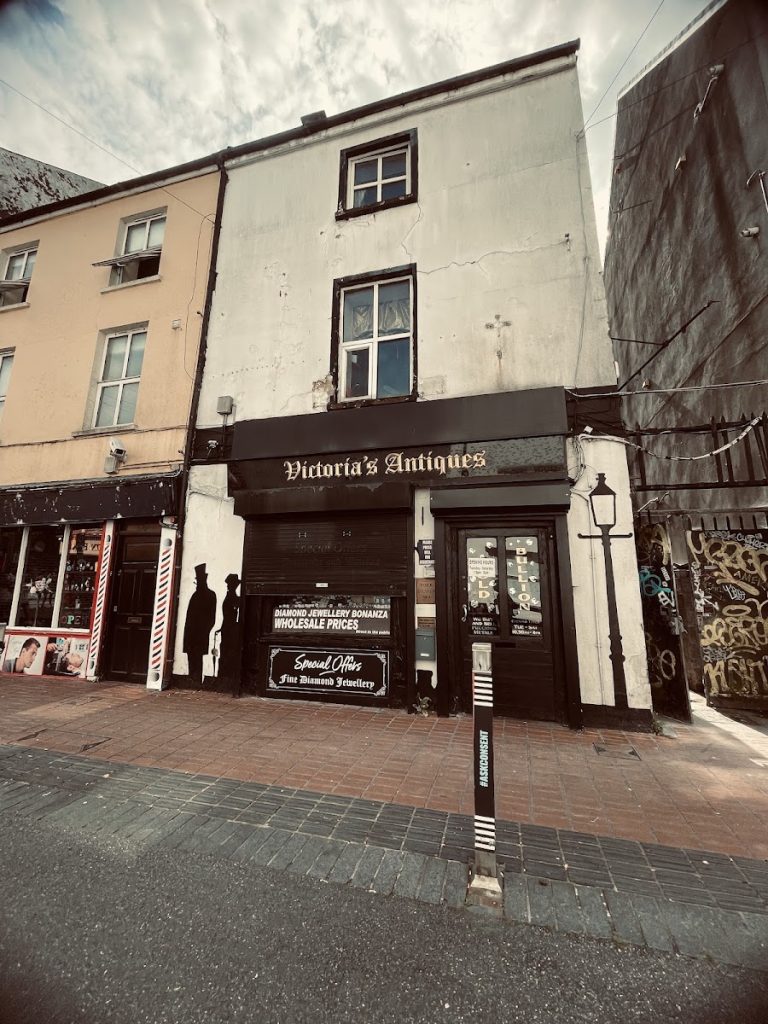 Victorias Antiques