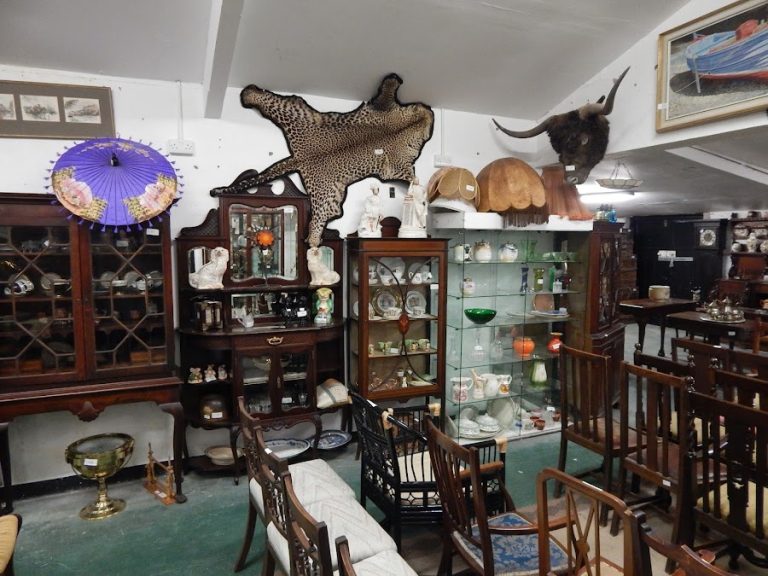 Viewback Antiques & Auctions
