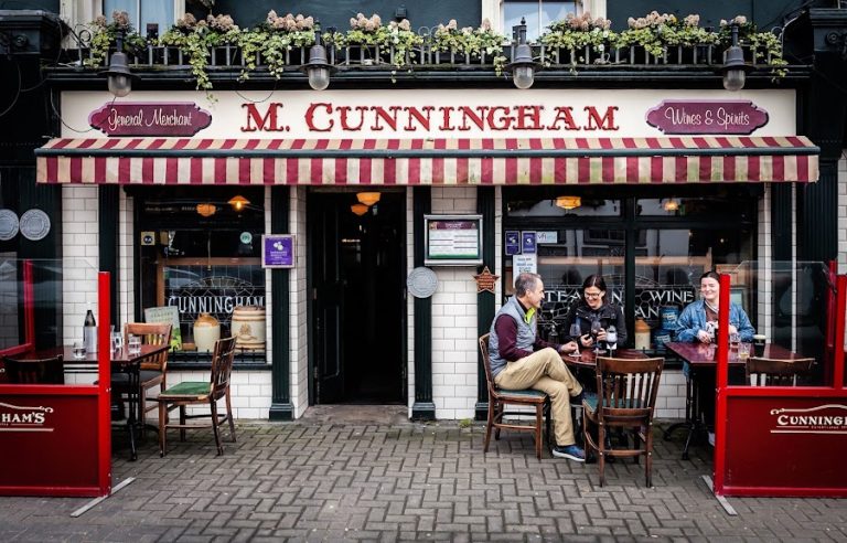 Cunningham’s Bar – Food & Live Music