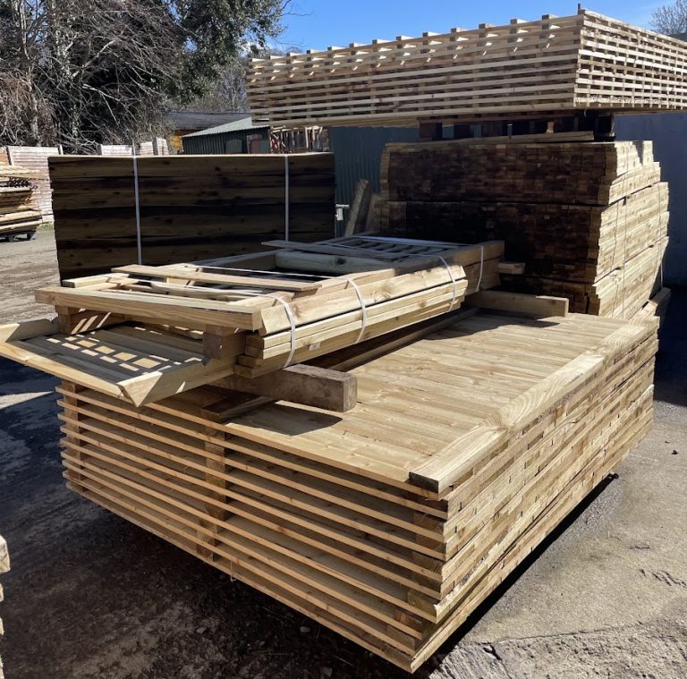 Lark Fencing