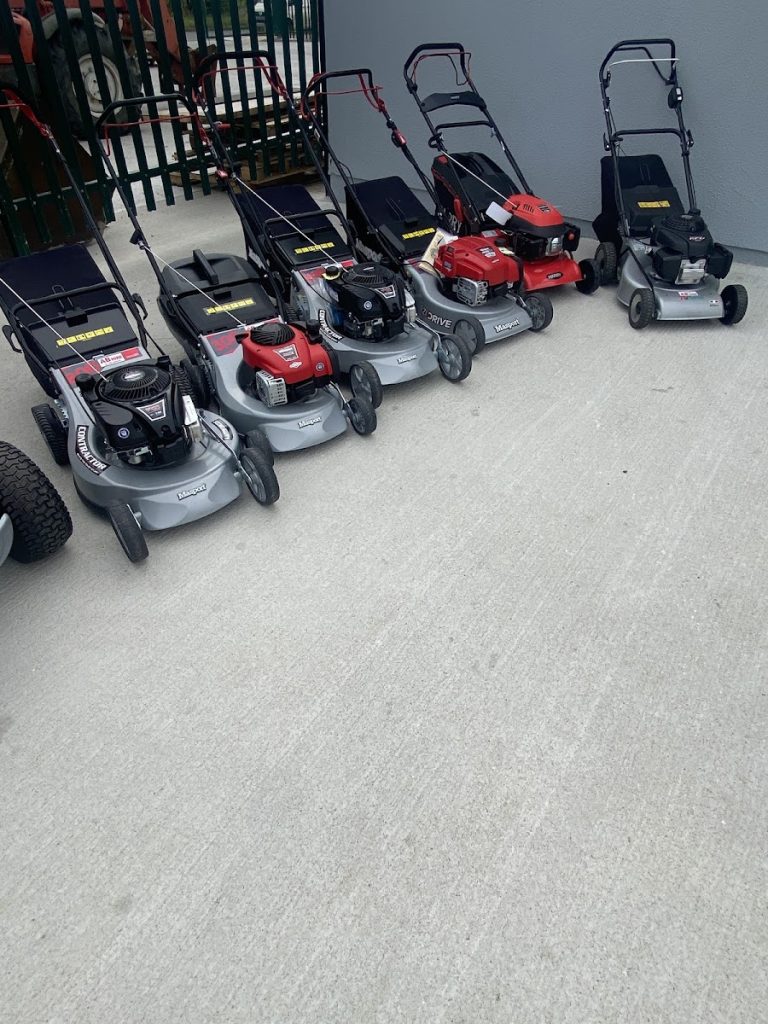 Trim chainsaw & lawnmower Center (Robert Pickard)