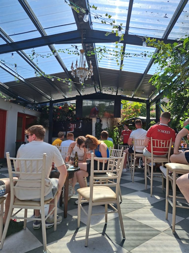 JJ Hough’s Singing Pub