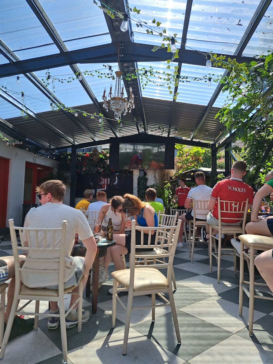 JJ Hough’s Singing Pub